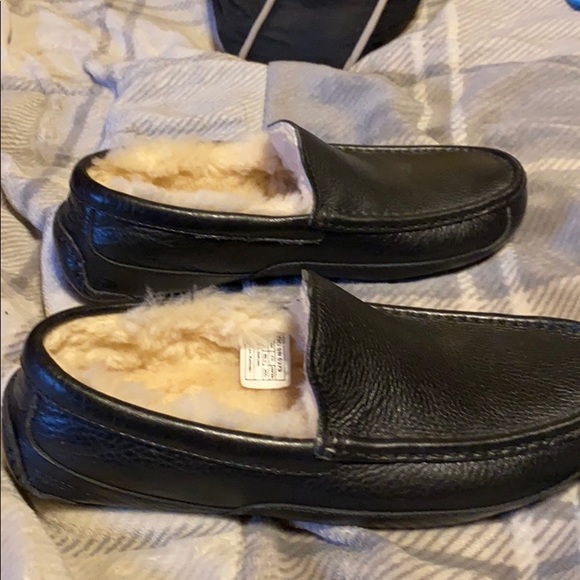 Men’s ugg slippers - Picture 4 of 5